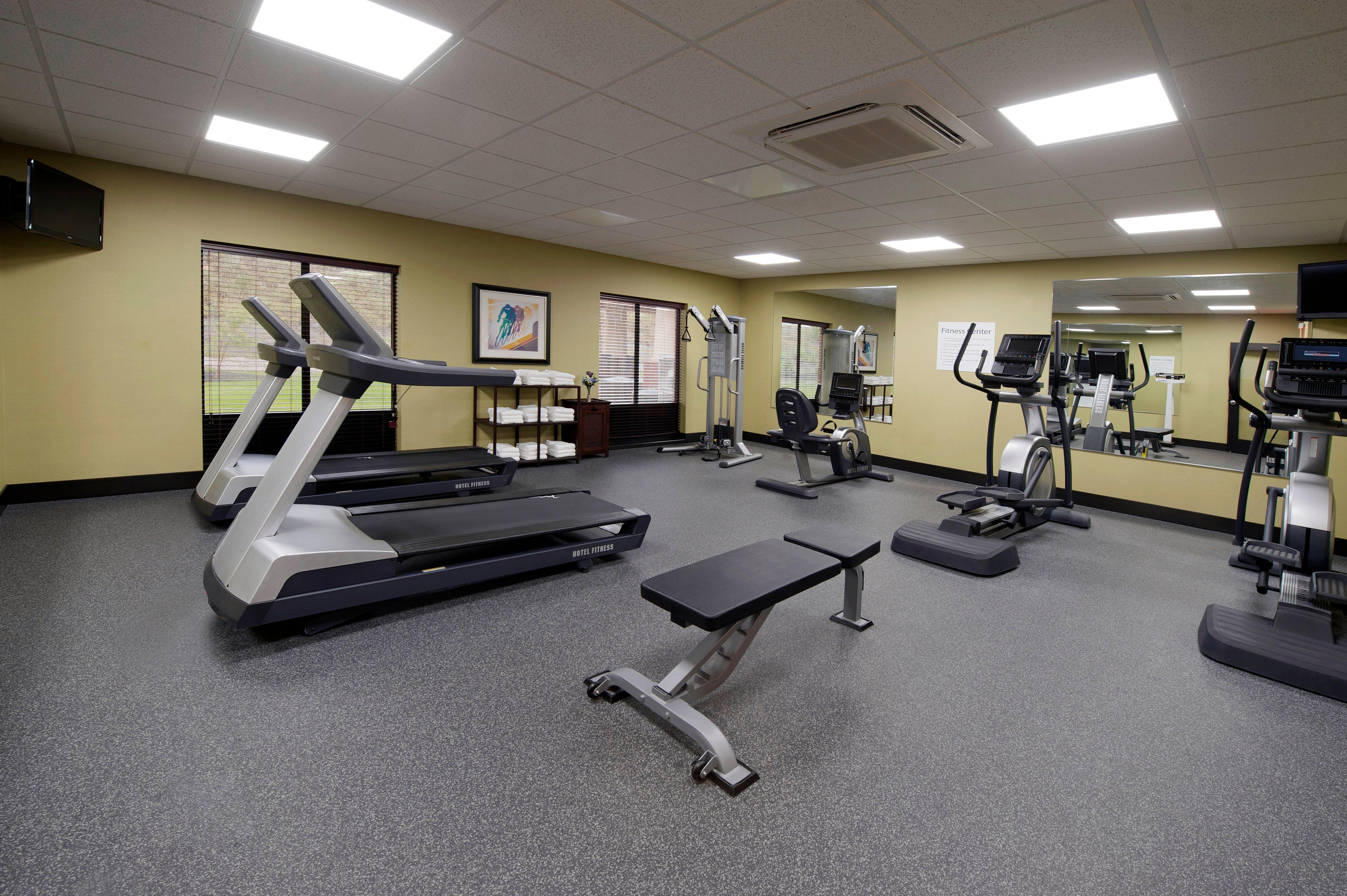 Holiday Inn Express Hotel & Suites Clearfield By Ihg Bagian luar foto