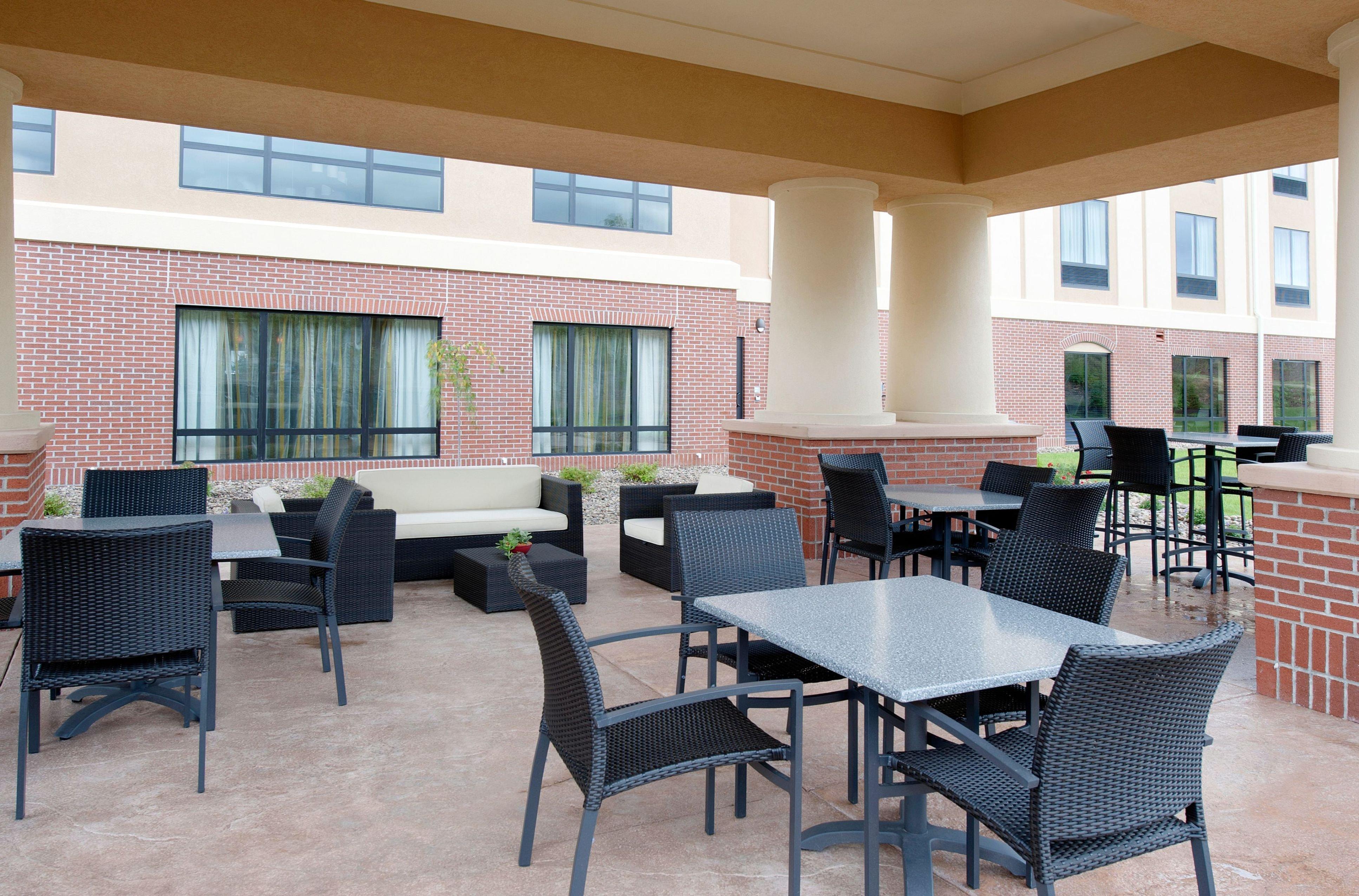 Holiday Inn Express Hotel & Suites Clearfield By Ihg Bagian luar foto