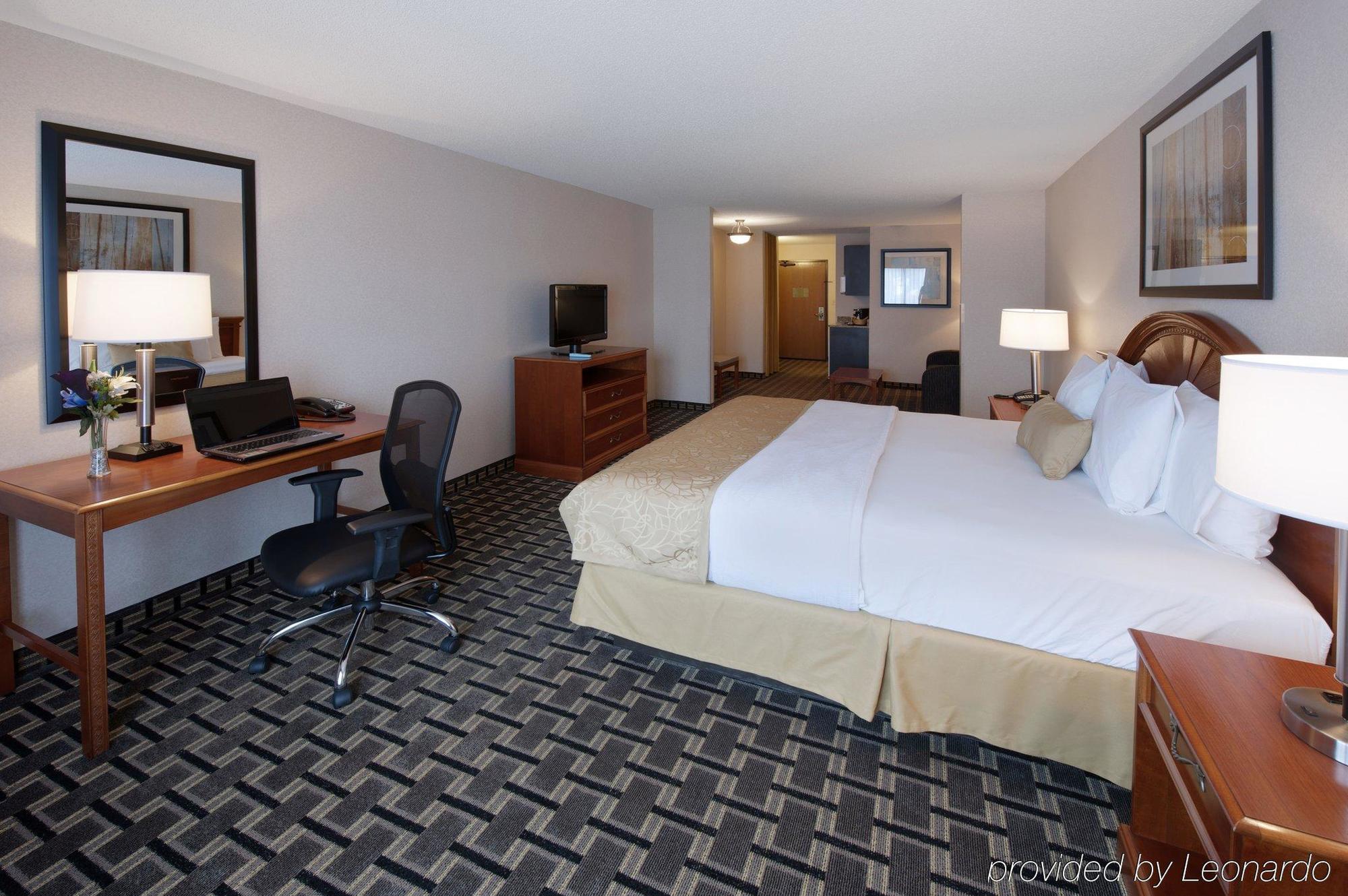 Holiday Inn Express Hotel & Suites Clearfield By Ihg Bagian luar foto